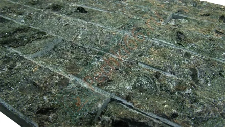 Плитка рваный камень "Змеевик" 150х30х20мм 1 кв. м